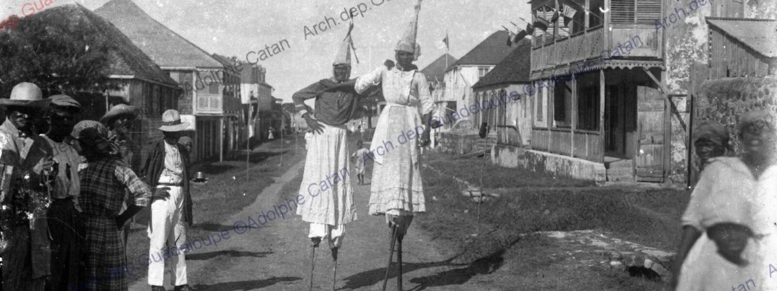 « Mokozonbi », années 30-40, Arch.dép, Guadeloupe, 30 Fi 2320. Archives départementales Guadeloupe Carnaval