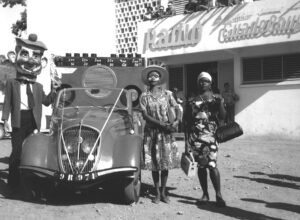 [FOCUS SUR] Un "char de carnaval" devant les locaux de la radiodiffusion française.